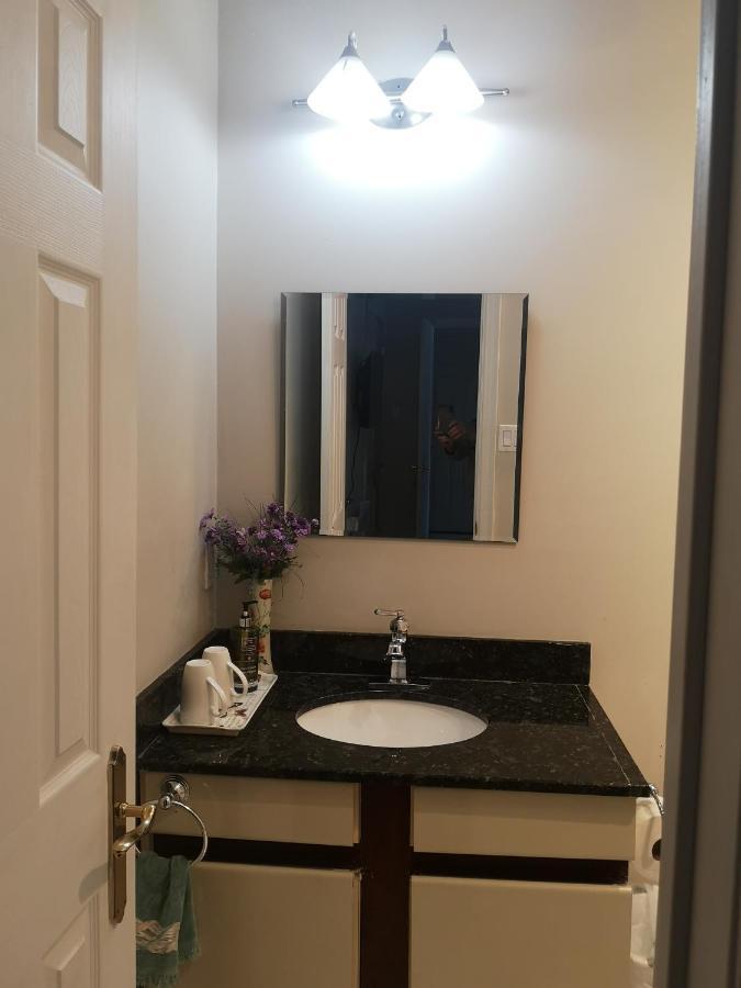 Lakeside Private Suite-Queen Bed Room Tottenham Ngoại thất bức ảnh