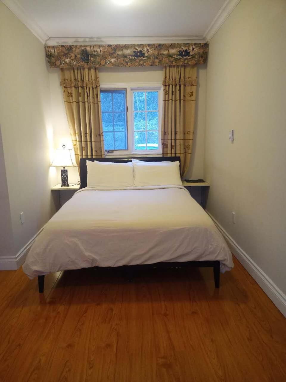 Lakeside Private Suite-Queen Bed Room Tottenham Ngoại thất bức ảnh