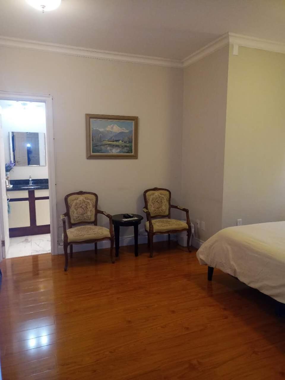 Lakeside Private Suite-Queen Bed Room Tottenham Ngoại thất bức ảnh